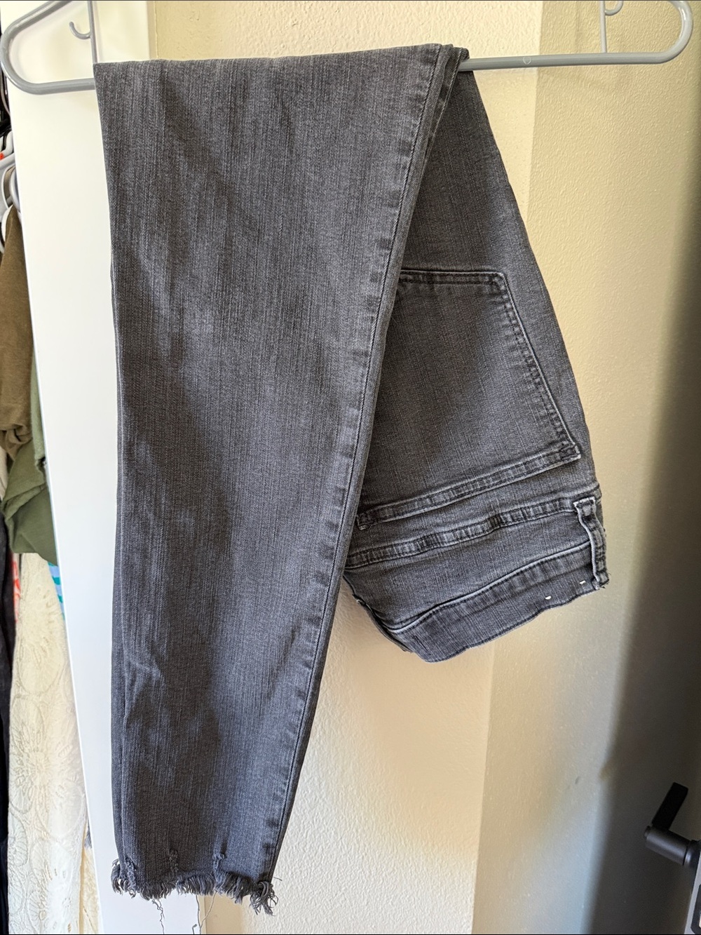 Women’s dark Gray Denim Jeans - Casual Straight Fit